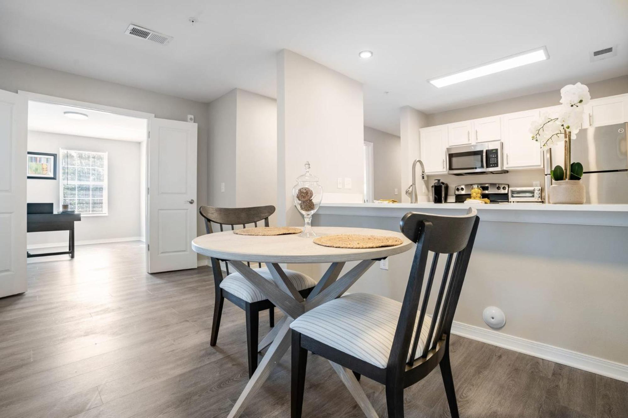 One Bedroom Apartment Near Downtown 罗利 外观 照片